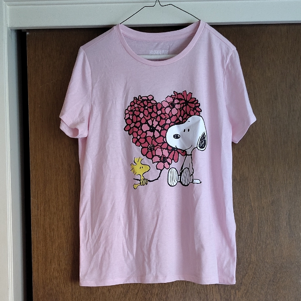 Peanuts Pink Snoopy and Woodstock Heart T-Shirt  Worn once.